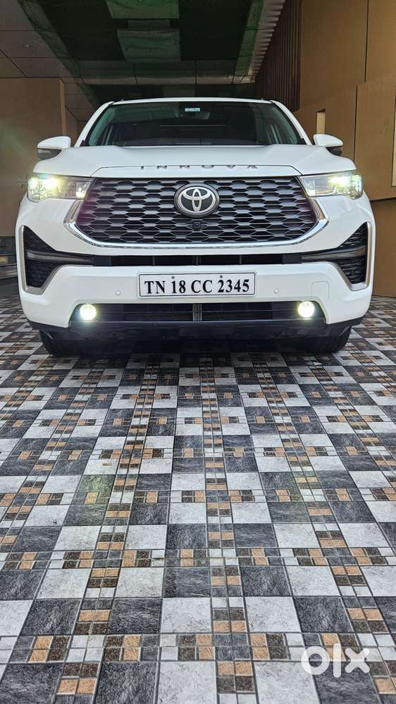 Toyota Innova Hycross 2.0 Zx (o) Hybrid 7 Str, 2025, Petrol