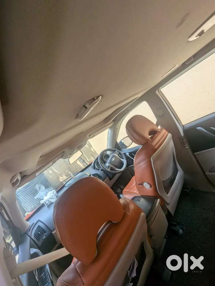 Mahindra Xuv500 2016 Diesel, Push Start,and Sunroof