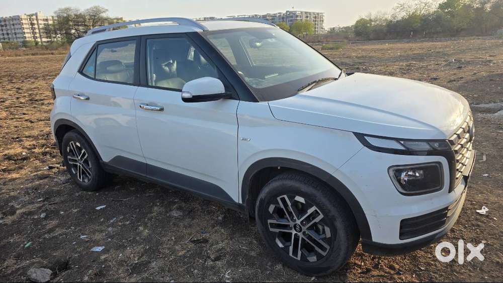 Hyundai Venue 2022 Petrol Well Maintained