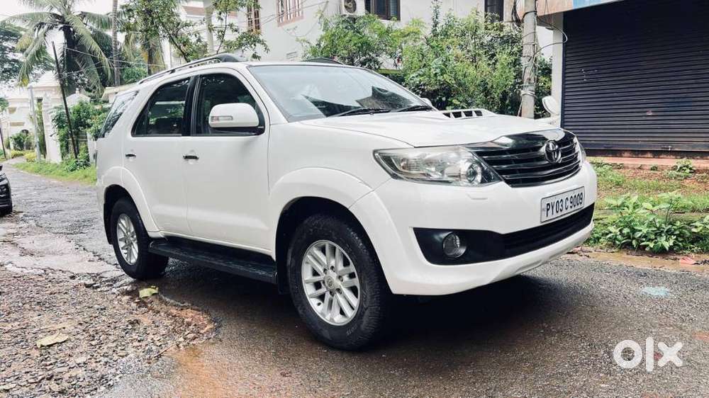 Toyota Fortuner 2013 (registered 2014) – Automatic Diesel