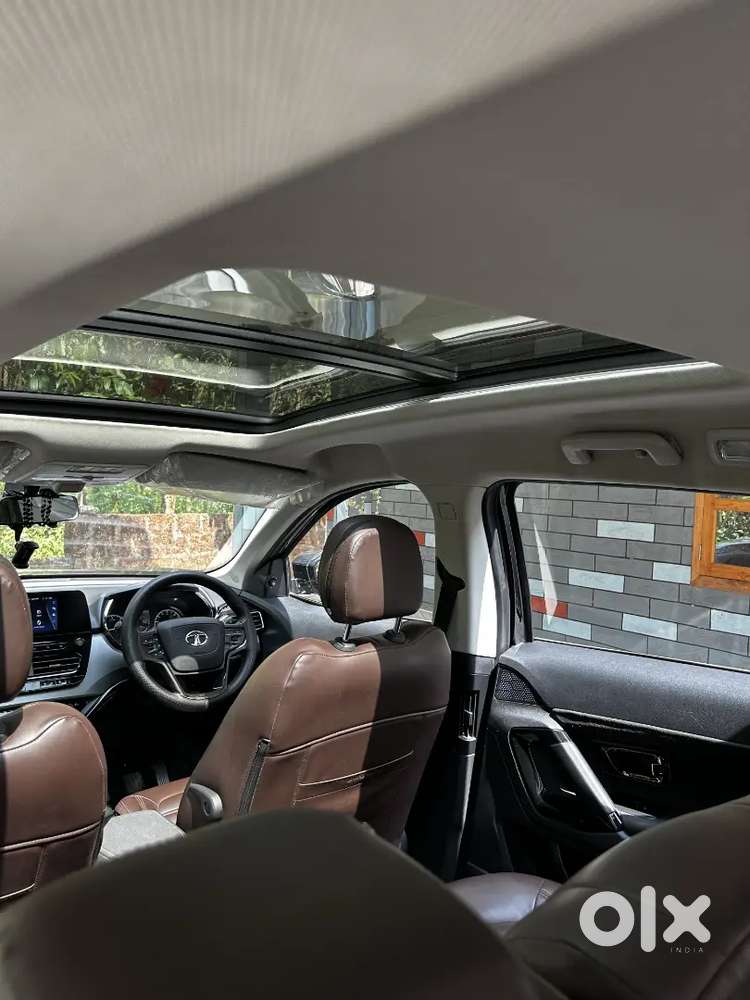 Tata Safari Dark Edition