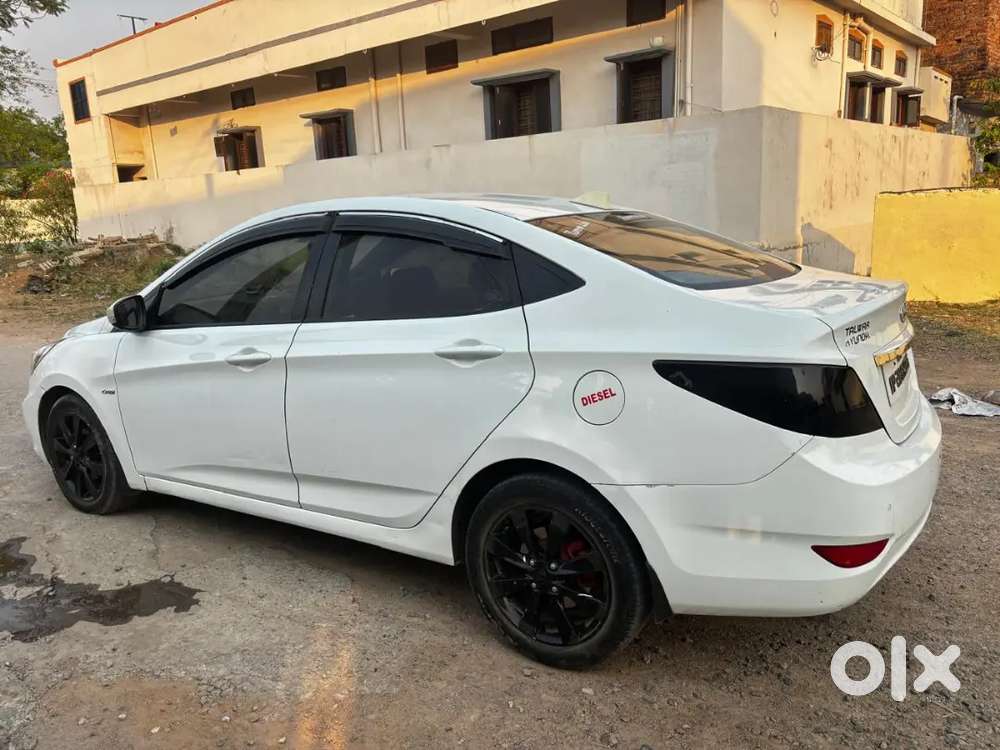 Hyundai Fluidic Verna 2012