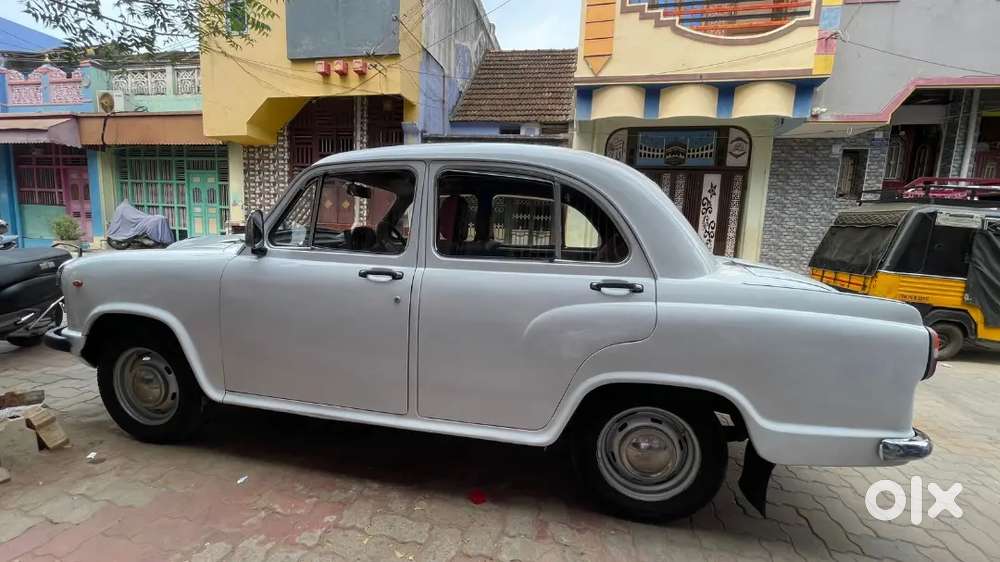 Ambassador Classic 2000 Ps