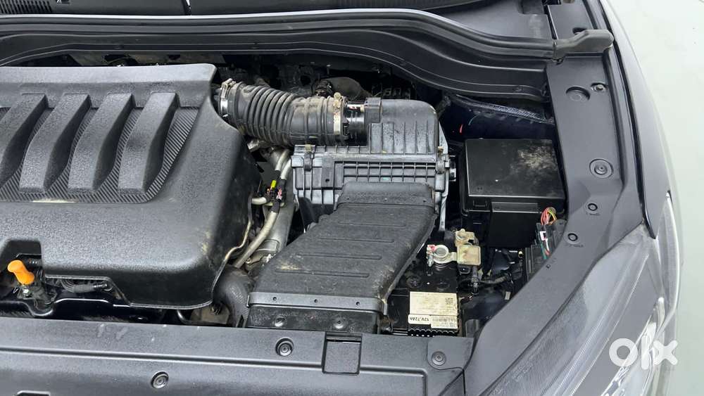 Mahindra Xuv700 2.0 Ax 7 Petrol At Str, 2025, Petrol