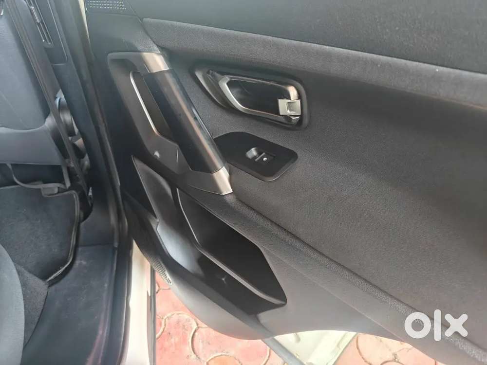 Tata Harrier With Panoramic Sunroof.good Condition. Single User