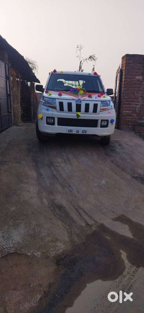 Mahindra Tuv 300 T4