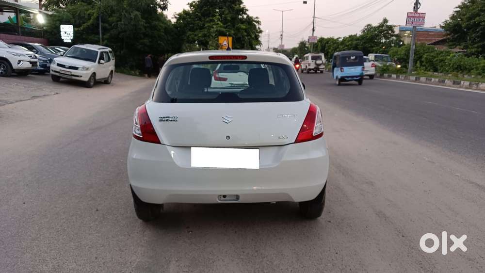 Maruti Suzuki Swift Lxi Optional-o, 2015, Petrol