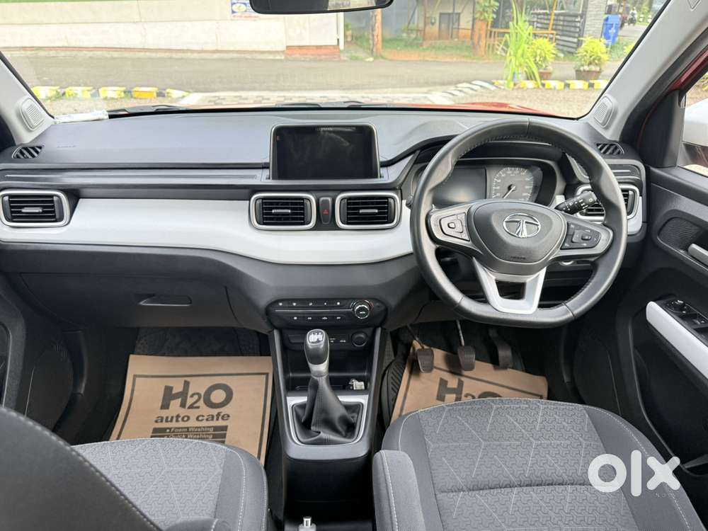 Tata Punch Creative Dual Tone Mt Sunroof, 2024, Petrol