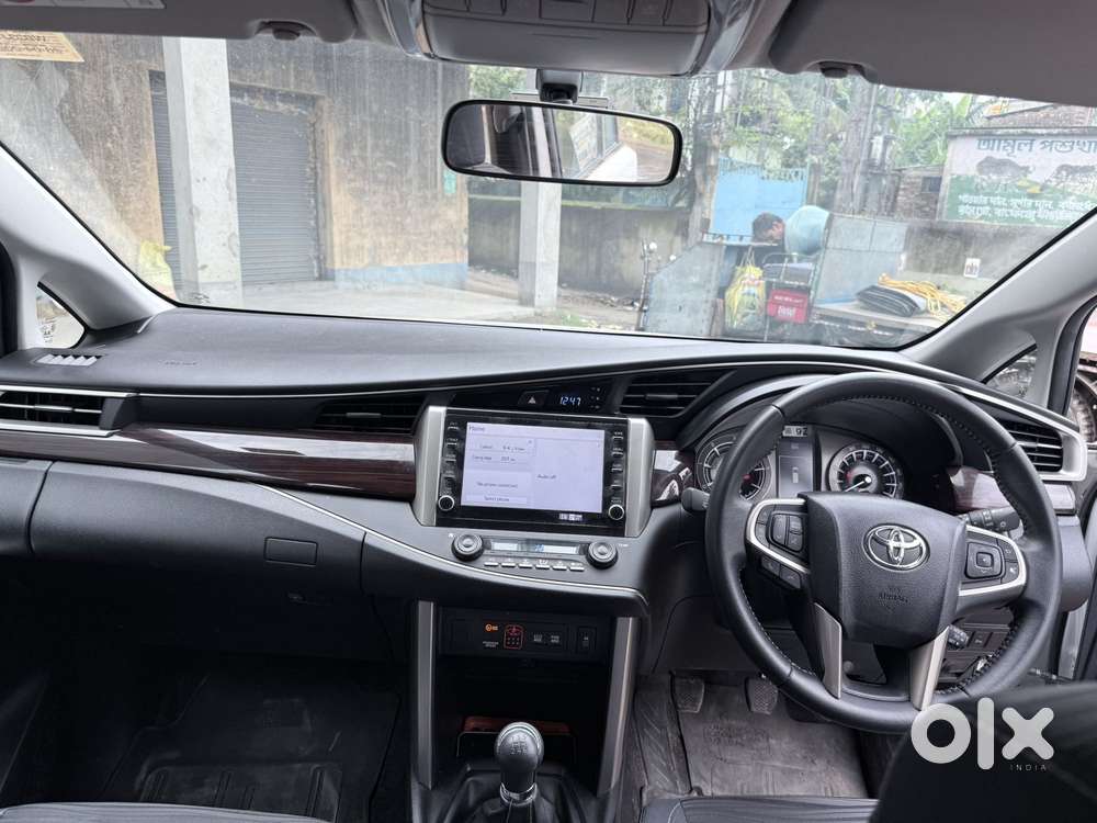 Toyota Innova Crysta 2.4 V 8 Str, 2025, Diesel