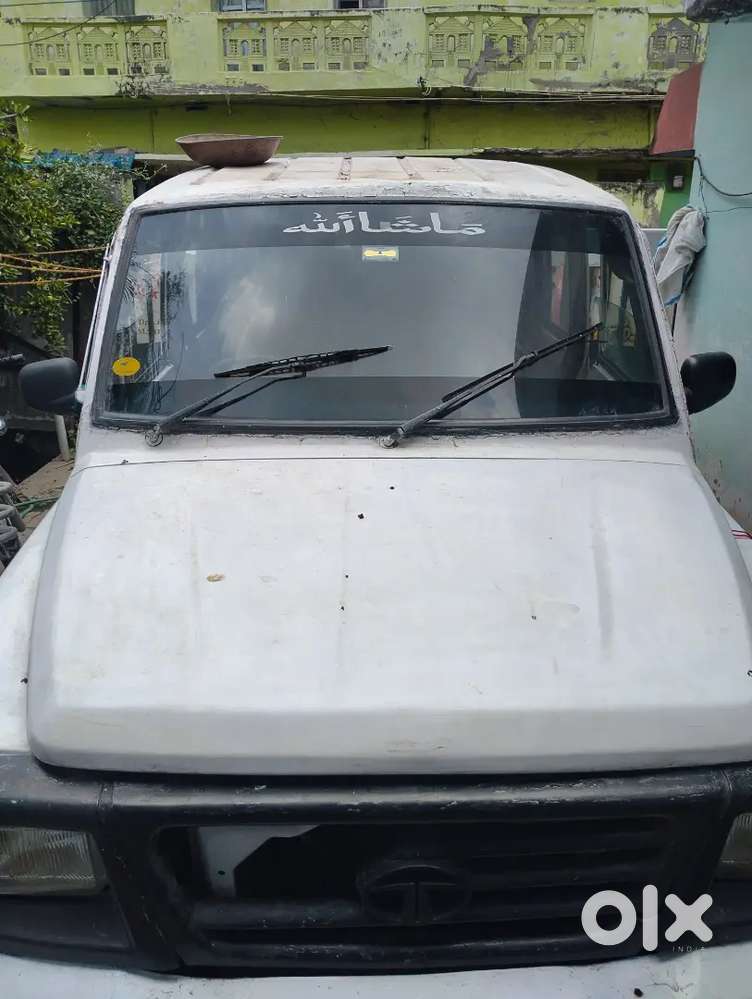 Tata Sumo 1999