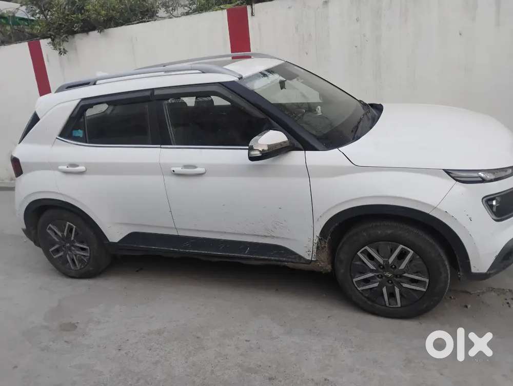 Hyundai Venue 2022 Diesel Well Maintained