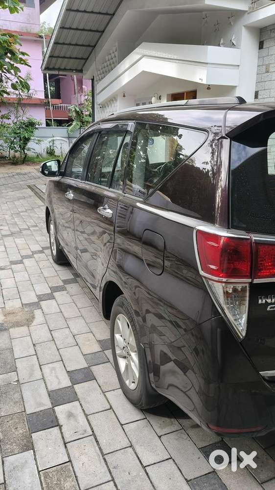 Toyota Innova Crysta 2017 Diesel Well Maintained