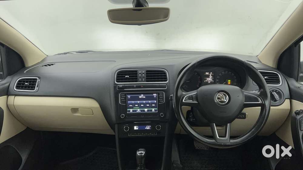 Skoda Rapid 1.6 Mpi At Style, 2017, Petrol