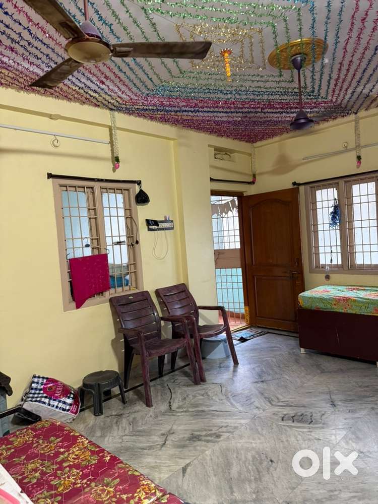 1050sft, 2bhk, N/F, 2ndflr, 13yrs, with lift & carprkg @ maddilapalem