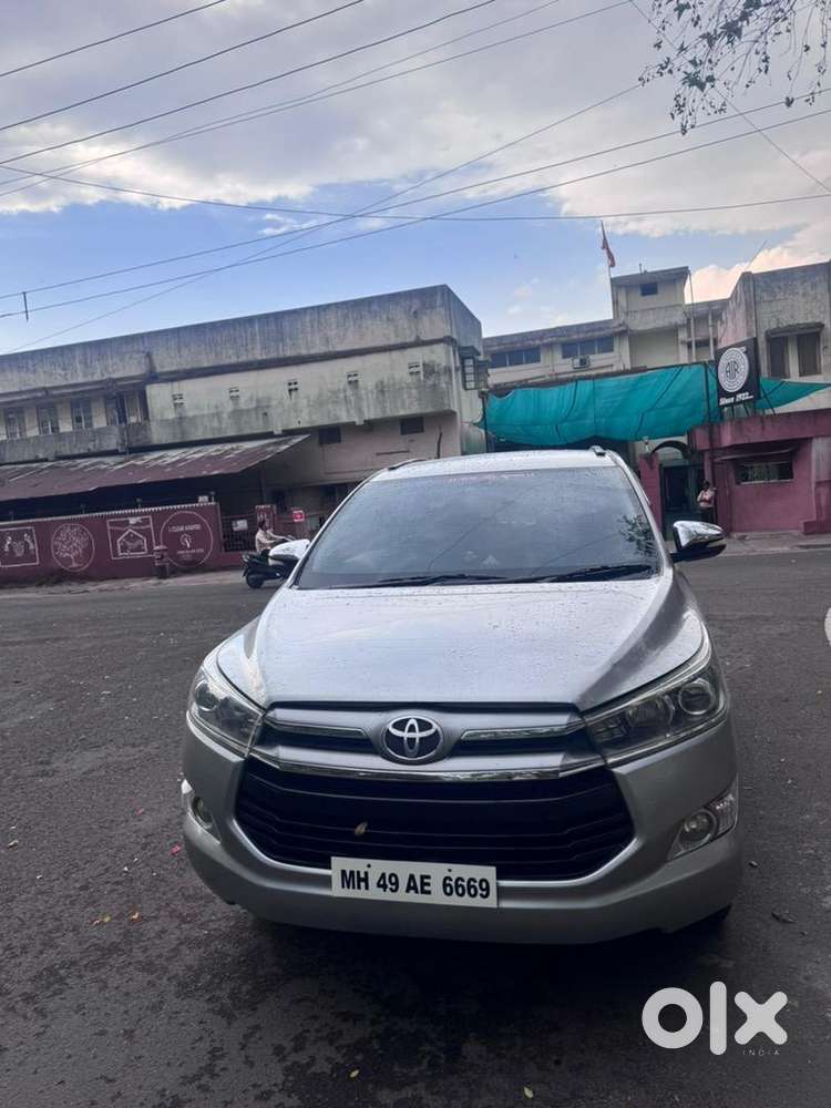 Toyota Innova Crysta 2016 Diesel Well Maintained