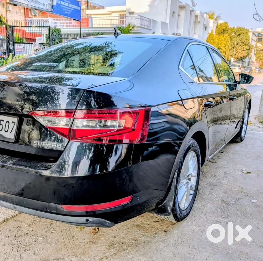 Skoda Superb L&k 2018 Petrol 82000 Km Driven