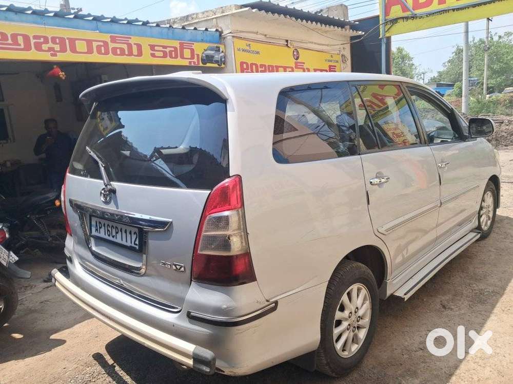 Toyota Innova 2.5 V 8 Str, 2013, Diesel