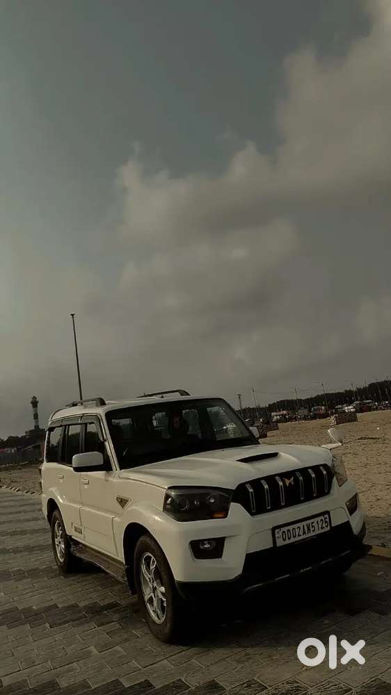 Mahindra Scorpio S10 2018