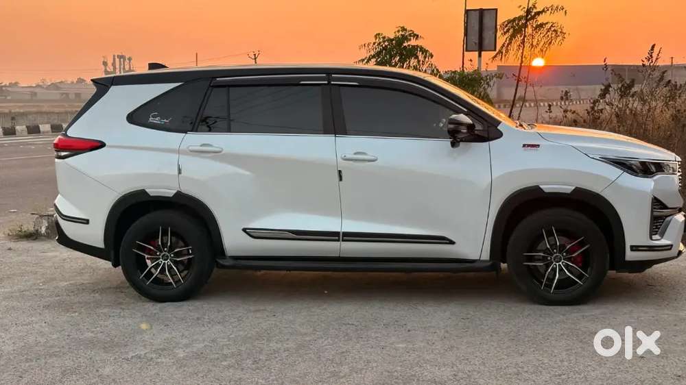 Toyota Innova Hycross 2.0 Gx 7 Str  2023 Model