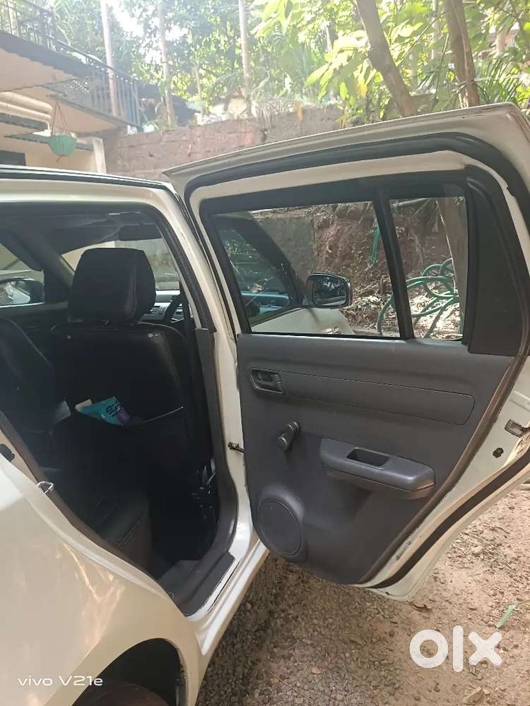 Maruti Suzuki Swift 2010