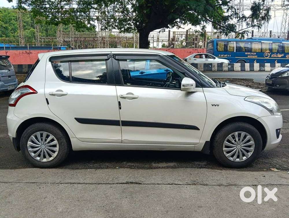 Maruti Suzuki Swift Vxi + Manual, 2012, Petrol