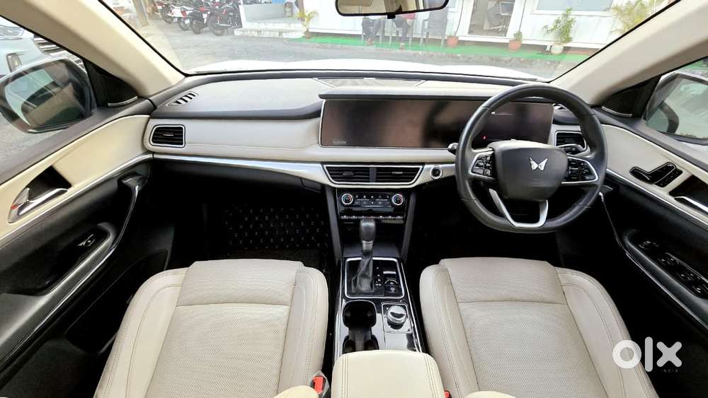 Mahindra Xuv700 2.2 Ax 7 Diesel At Luxury Pack Str, 2022, Diesel