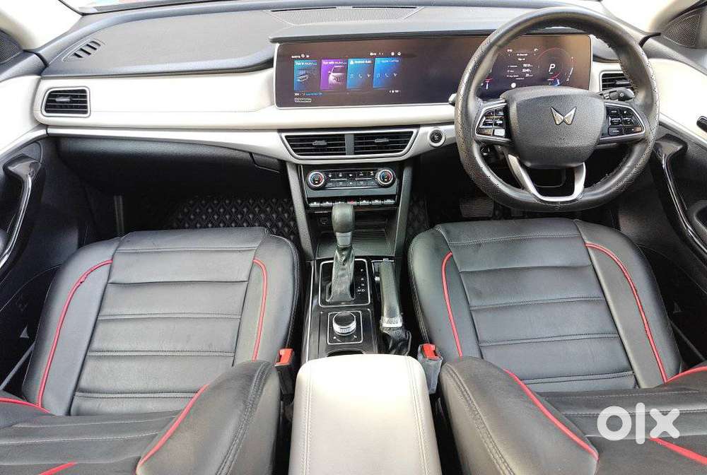 Mahindra Xuv700 2.2 Ax 7 Diesel At Luxury Pack Str, 2023, Diesel
