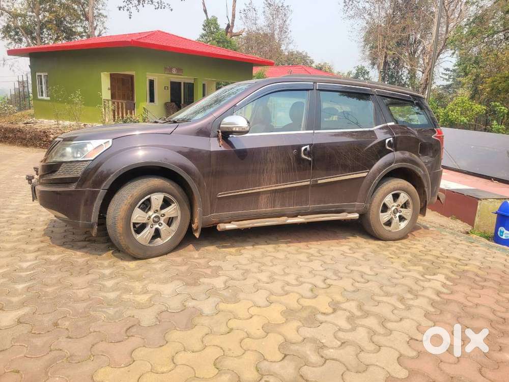 A Well Maintain Mahindra Xuv500 7seater Suv With 2196cc Diesel Engine.