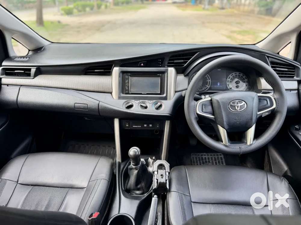 Toyota Innova Crysta [2020-ongoing] 2.7 Gx Mt 7 Str, 2017, Petrol