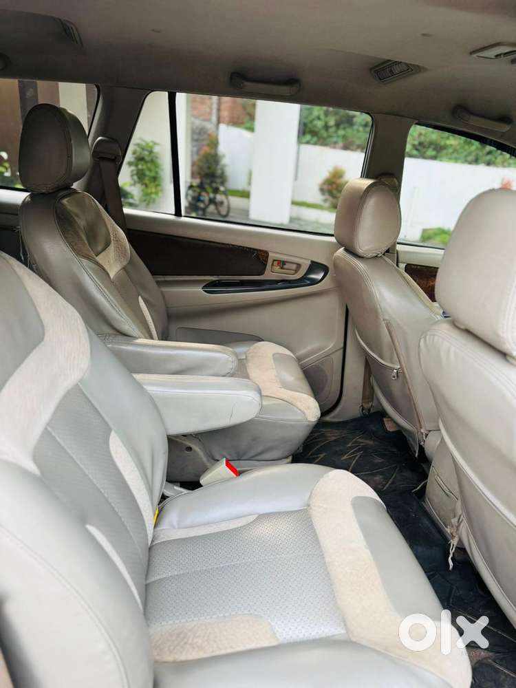 Toyota Innova [2013-2016] 2.5 G4 7 Str, 2013, Diesel