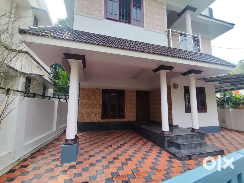 4BHK+ in Kakkanad