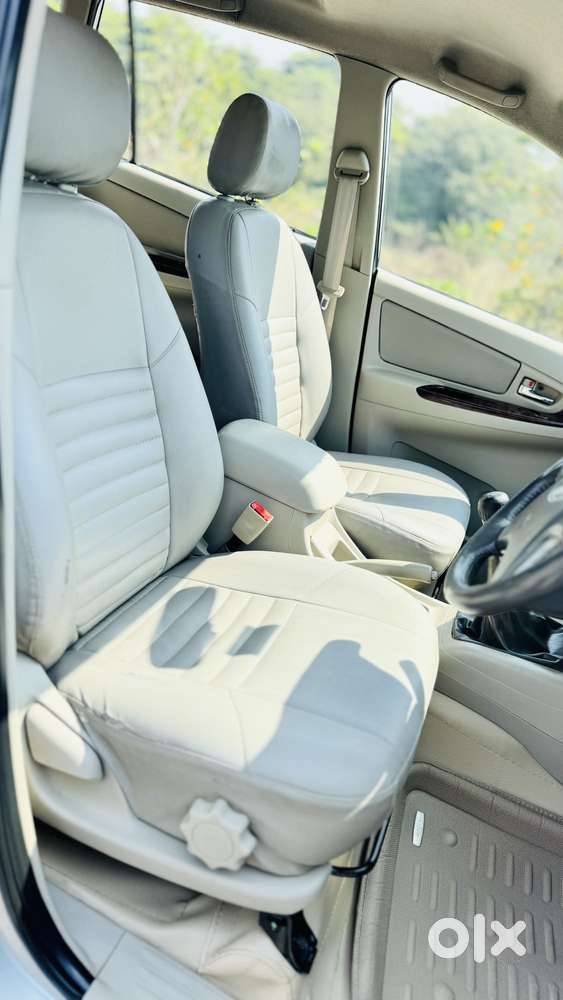 Toyota Innova 2.5 Vx 8 Seater Bs Iv, 2014, Diesel