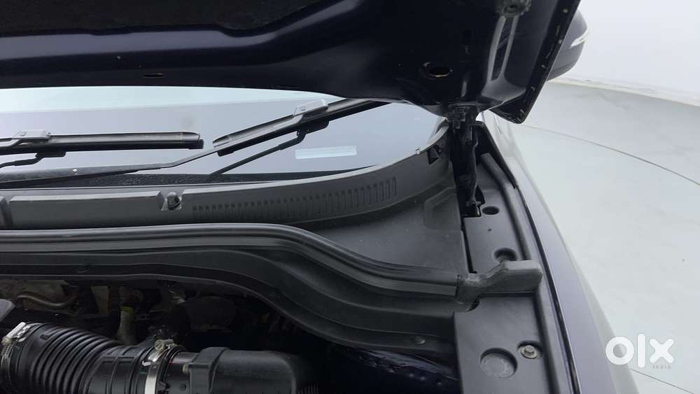 Mahindra Xuv700 2.0 Ax 7 Petrol At Str, 2022, Petrol