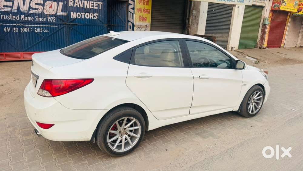 Hyundai Fluidic Verna 2011 Diesel Manual 240000 Km
