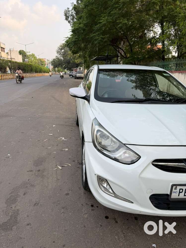 Hyundai Fluidic Verna 2012