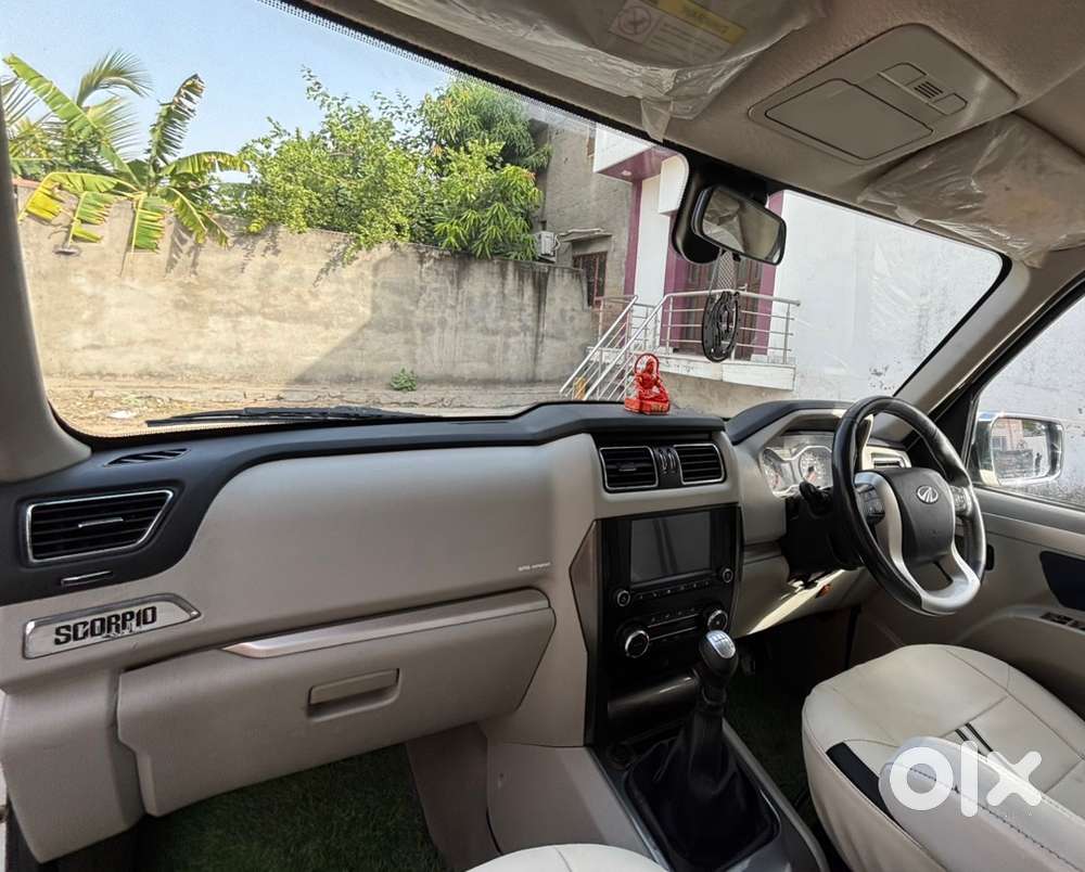 Mahindra Scorpio S11 Top Model