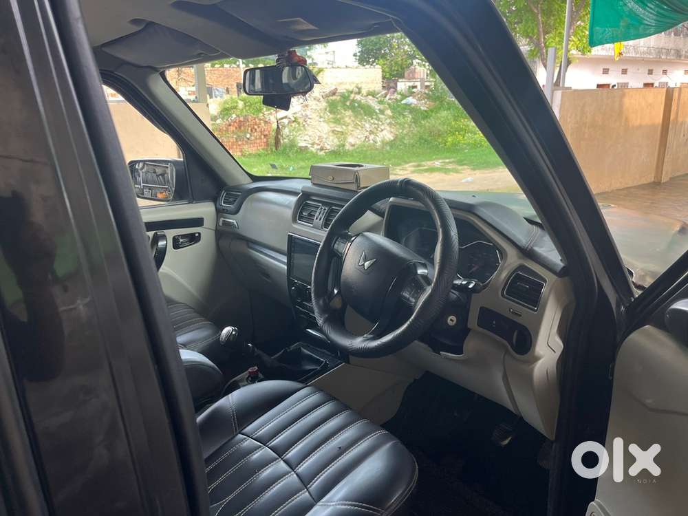 Mahindra Scorpio 2014 Modified Into S11