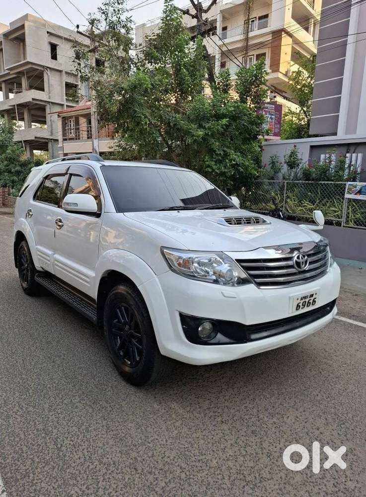 Toyota Fortuner 3.0 4x2 Automatic, 2012, Diesel