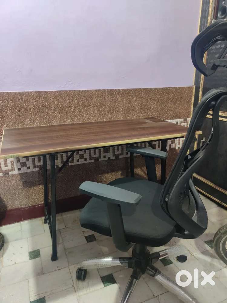 Foldable Study Table
