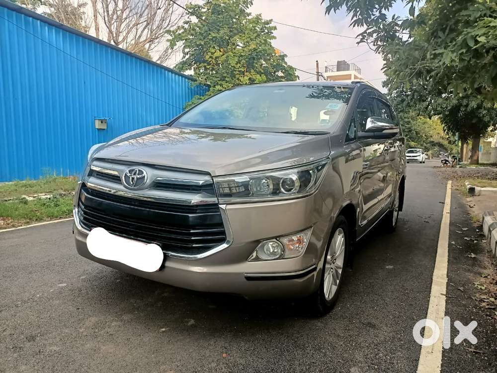 Toyota Innova Crysta 2.8z Automatic, 2016