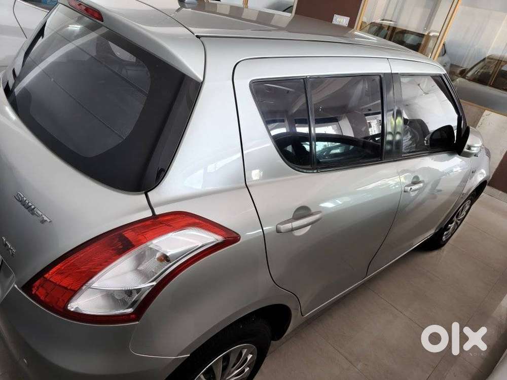 Maruti Suzuki Swift Vxi Optional, 2016, Petrol