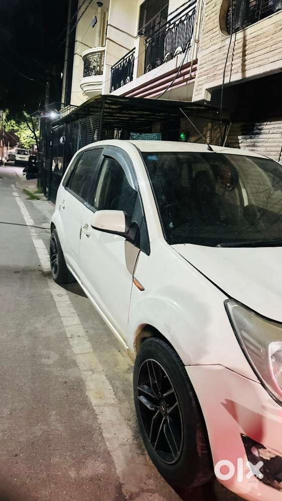 Ford Figo Petrol 2014