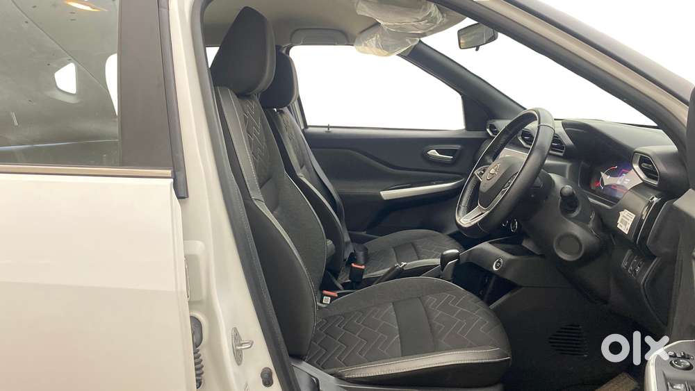 Nissan Magnite 1.0 Xv Premium Turbo Cvt, 2022, Petrol