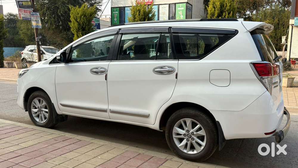 Toyota Innova Crysta [2020-ongoing] 2.7 Gx Mt 7 Str, 1998, Diesel