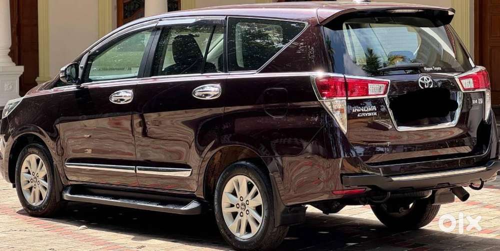 Toyota Innova Crysta 2.4 V 8 Str, 2017, Diesel