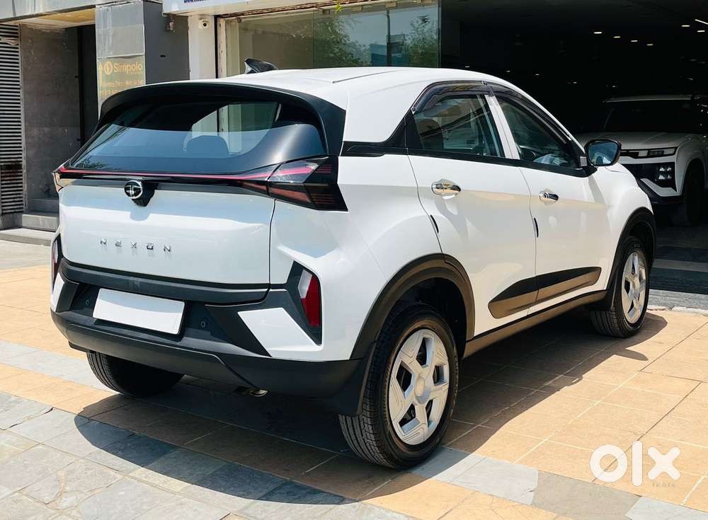 Tata Nexon Smart 1.2 Revotron Petrol 5 Mt, 2025, Petrol