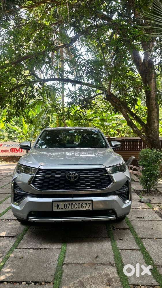 Toyota Innova Hycross 2023  8-seater Slf Variant