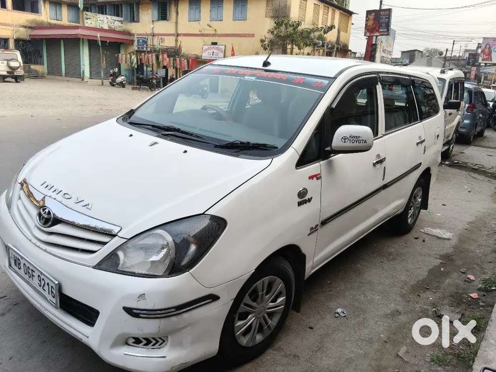 Toyota Innova 2012,,,