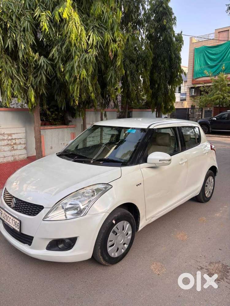Maruti Suzuki Swift Vxi 1.2 Abs Bs-iv, 2011, Petrol