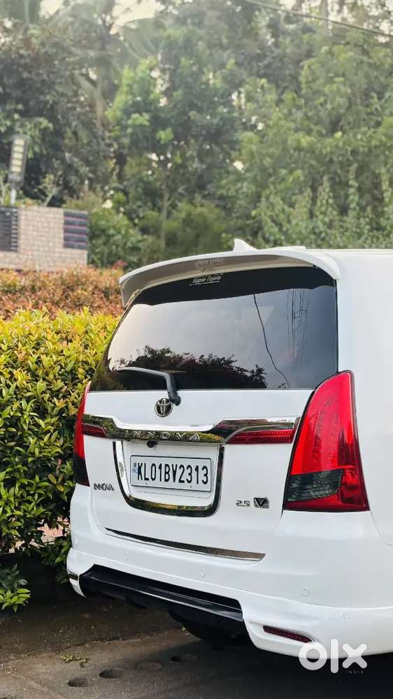 Toyota Innova Diesel 2015 Variant